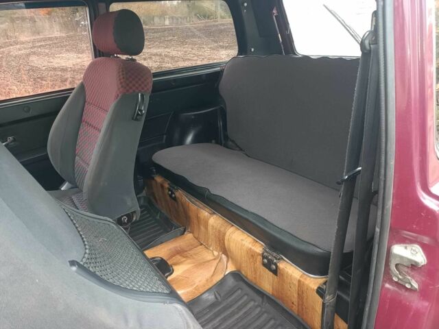 Красный ВАЗ 21213 Niva, объемом двигателя 1.7 л и пробегом 3 тыс. км за 2126 $, фото 2 на Automoto.ua