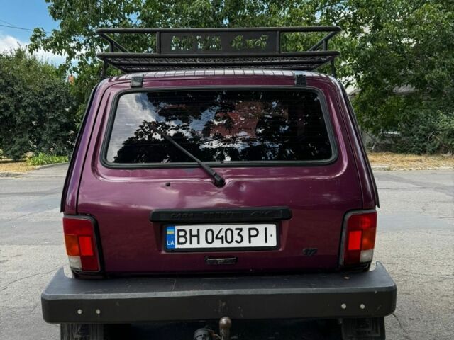 Червоний ВАЗ 21213 Niva, об'ємом двигуна 1.7 л та пробігом 200 тис. км за 2000 $, фото 6 на Automoto.ua
