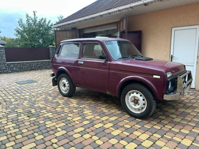 Красный ВАЗ 21213 Niva, объемом двигателя 1.7 л и пробегом 100 тыс. км за 2500 $, фото 1 на Automoto.ua