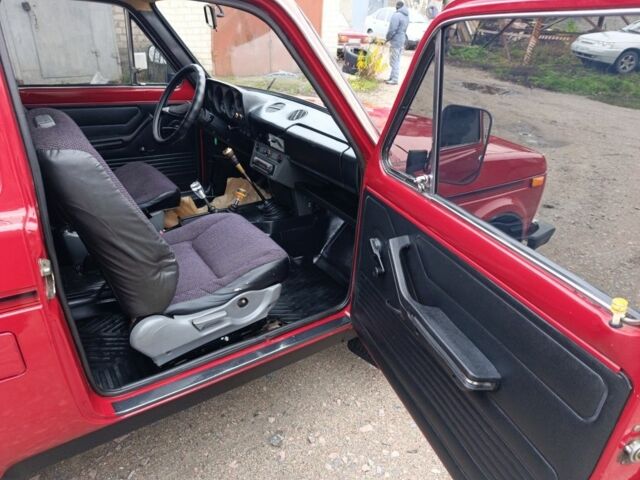 Красный ВАЗ 21213 Niva, объемом двигателя 1.6 л и пробегом 112 тыс. км за 2650 $, фото 17 на Automoto.ua