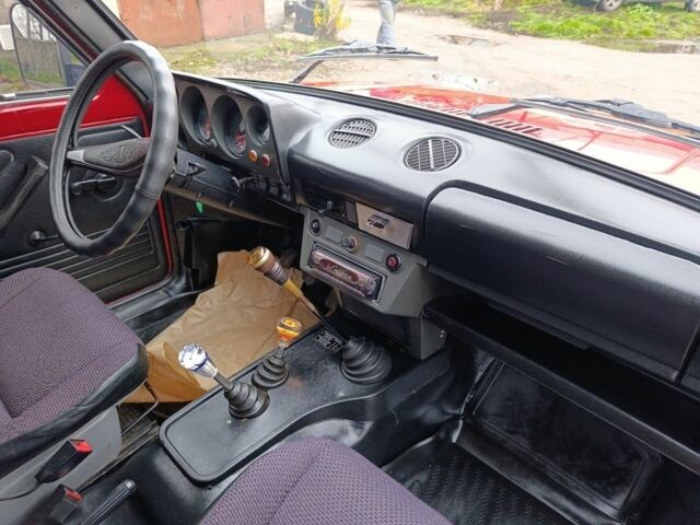 Красный ВАЗ 21213 Niva, объемом двигателя 1.6 л и пробегом 112 тыс. км за 2650 $, фото 19 на Automoto.ua