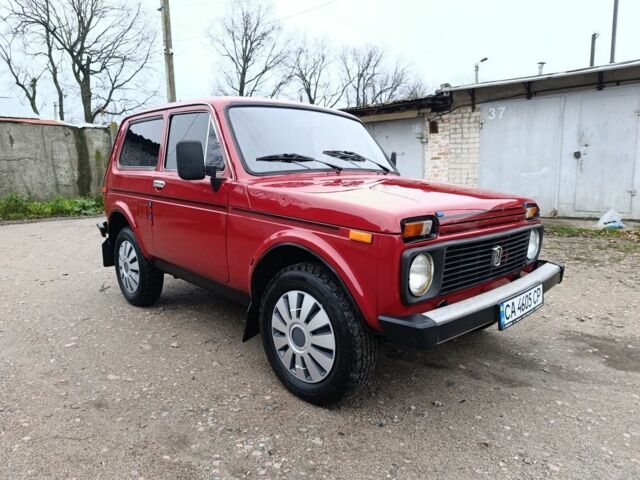 Красный ВАЗ 21213 Niva, объемом двигателя 1.6 л и пробегом 112 тыс. км за 2650 $, фото 2 на Automoto.ua