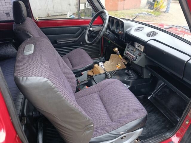 Красный ВАЗ 21213 Niva, объемом двигателя 1.6 л и пробегом 112 тыс. км за 2650 $, фото 18 на Automoto.ua