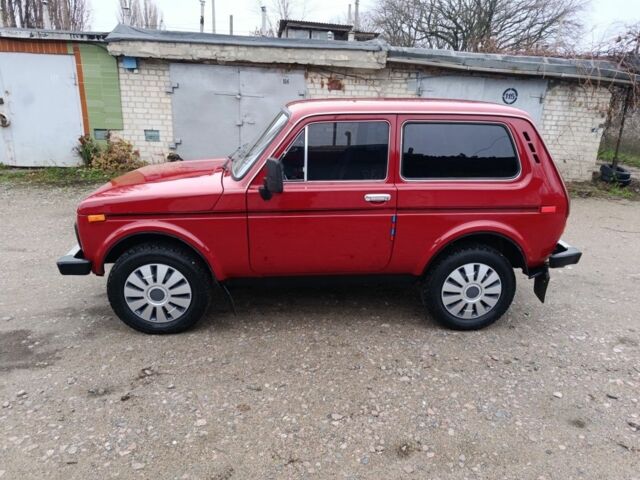 Красный ВАЗ 21213 Niva, объемом двигателя 1.6 л и пробегом 112 тыс. км за 2650 $, фото 9 на Automoto.ua