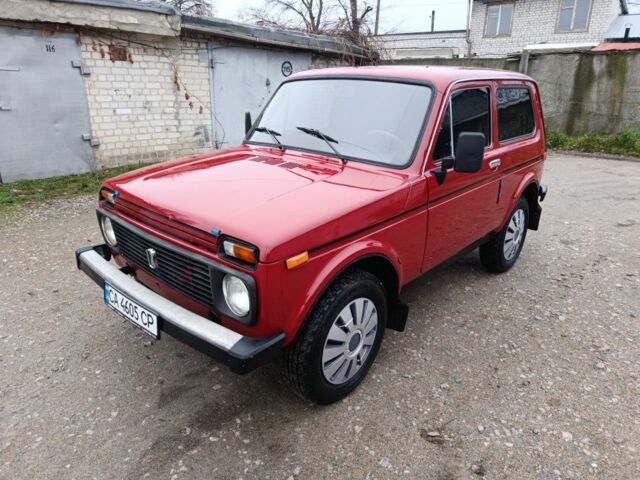 Красный ВАЗ 21213 Niva, объемом двигателя 1.6 л и пробегом 112 тыс. км за 2650 $, фото 10 на Automoto.ua