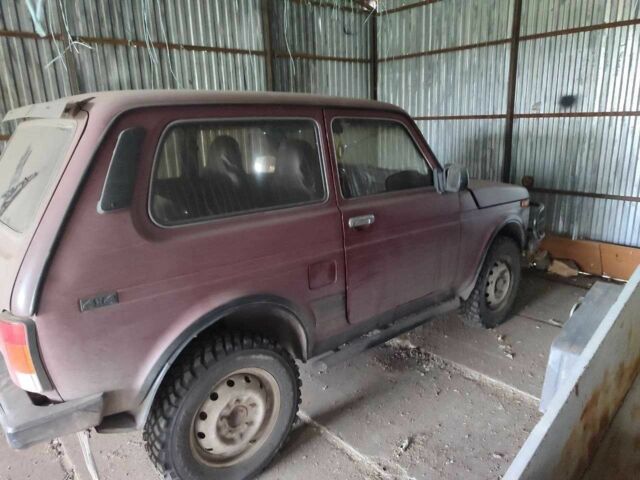 Красный ВАЗ 21213 Niva, объемом двигателя 1.7 л и пробегом 25 тыс. км за 2200 $, фото 6 на Automoto.ua