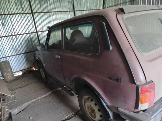 Красный ВАЗ 21213 Niva, объемом двигателя 1.7 л и пробегом 25 тыс. км за 2200 $, фото 5 на Automoto.ua