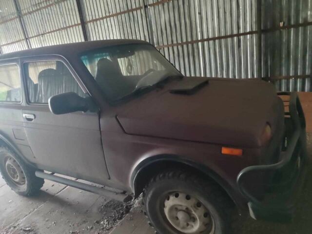 Красный ВАЗ 21213 Niva, объемом двигателя 1.7 л и пробегом 25 тыс. км за 2200 $, фото 2 на Automoto.ua