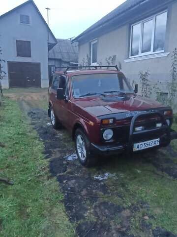 Красный ВАЗ 21213 Niva, объемом двигателя 1.5 л и пробегом 200 тыс. км за 2000 $, фото 7 на Automoto.ua