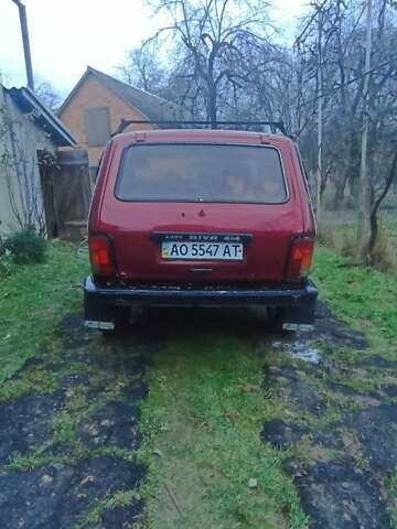 Красный ВАЗ 21213 Niva, объемом двигателя 1.5 л и пробегом 200 тыс. км за 2000 $, фото 5 на Automoto.ua