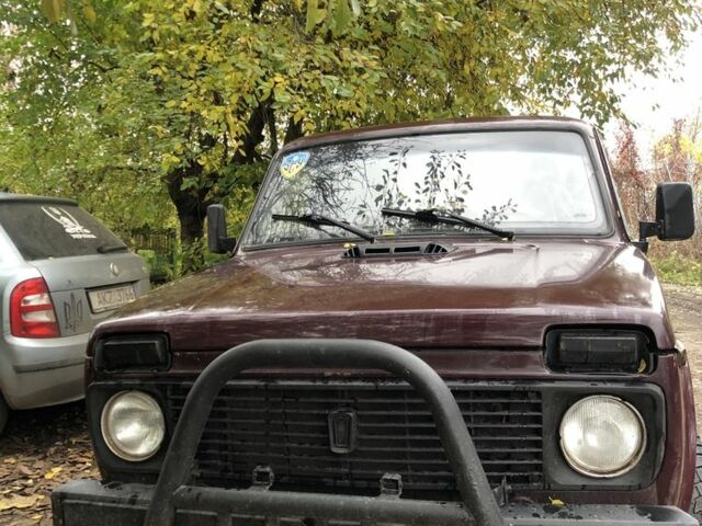 Красный ВАЗ 21213 Niva, объемом двигателя 1.7 л и пробегом 80 тыс. км за 2000 $, фото 6 на Automoto.ua