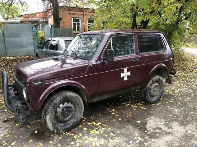 Красный ВАЗ 21213 Niva, объемом двигателя 1.7 л и пробегом 80 тыс. км за 2000 $, фото 9 на Automoto.ua