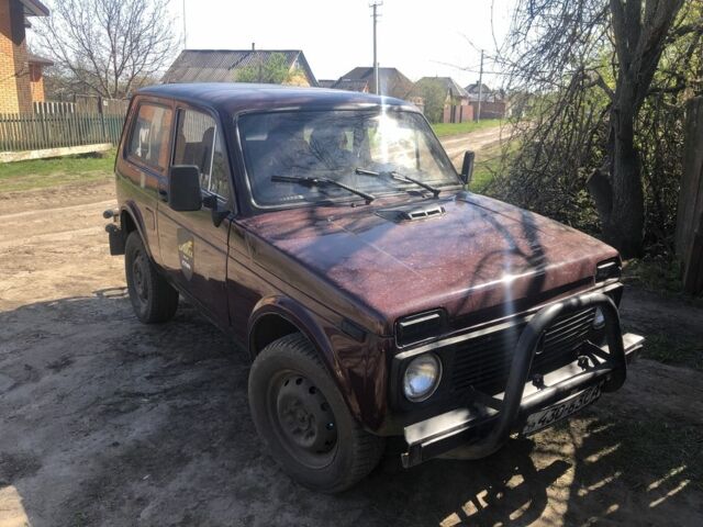 Красный ВАЗ 21213 Niva, объемом двигателя 1.7 л и пробегом 80 тыс. км за 2000 $, фото 1 на Automoto.ua