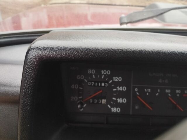 Красный ВАЗ 21213 Niva, объемом двигателя 1.7 л и пробегом 71 тыс. км за 2700 $, фото 5 на Automoto.ua