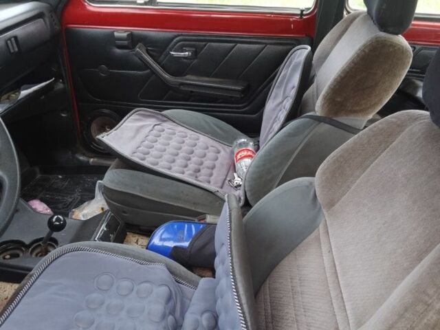 Красный ВАЗ 21213 Niva, объемом двигателя 1.7 л и пробегом 260 тыс. км за 2350 $, фото 5 на Automoto.ua