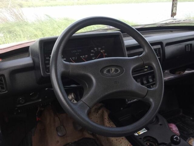 Красный ВАЗ 21213 Niva, объемом двигателя 1.7 л и пробегом 260 тыс. км за 2350 $, фото 4 на Automoto.ua