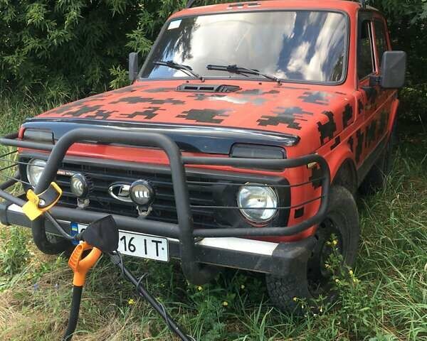 Красный ВАЗ 21213 Niva, объемом двигателя 1.69 л и пробегом 101 тыс. км за 2000 $, фото 6 на Automoto.ua