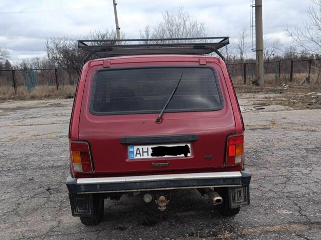 Красный ВАЗ 21213 Niva, объемом двигателя 1.7 л и пробегом 100 тыс. км за 2900 $, фото 3 на Automoto.ua