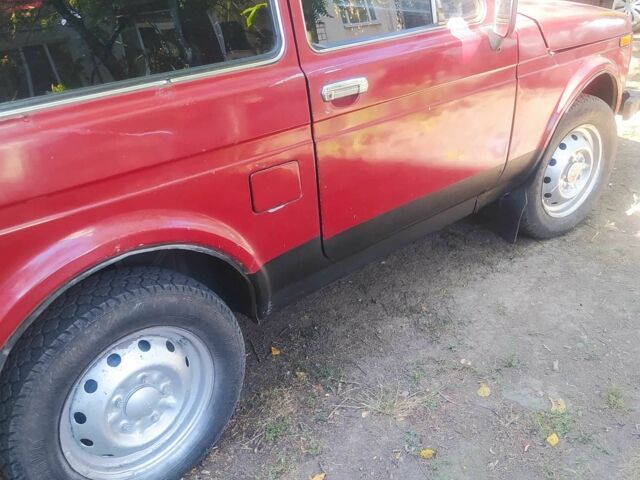Червоний ВАЗ 21213 Niva, об'ємом двигуна 7 л та пробігом 345 тис. км за 1800 $, фото 1 на Automoto.ua
