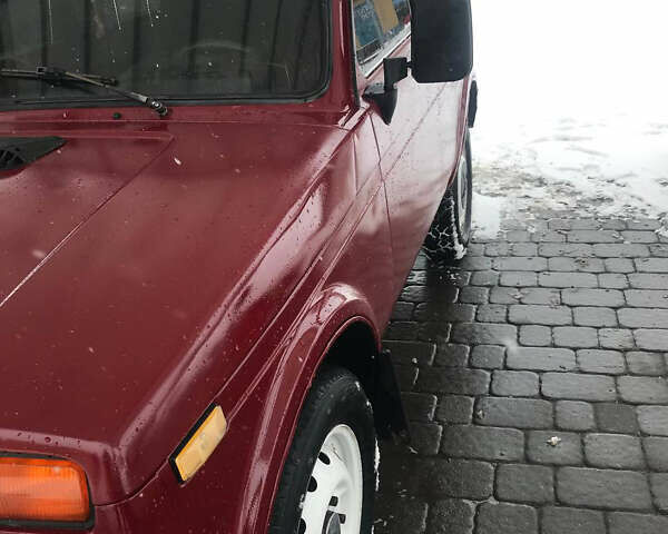 Красный ВАЗ 21213 Niva, объемом двигателя 1.7 л и пробегом 292 тыс. км за 2800 $, фото 2 на Automoto.ua