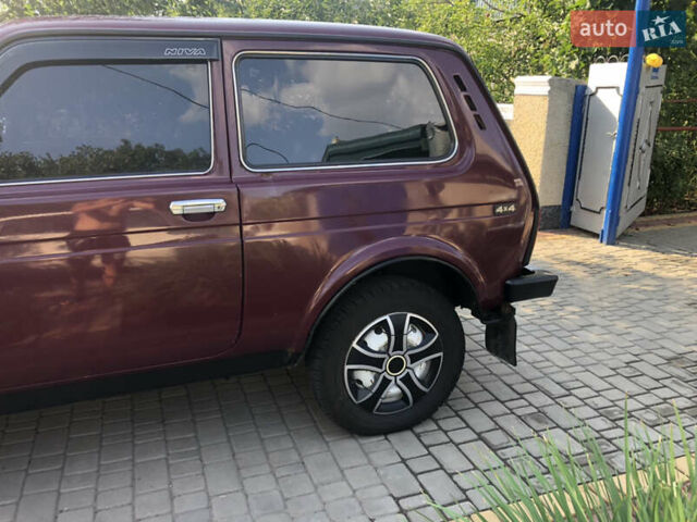 Красный ВАЗ 21213 Niva, объемом двигателя 1.7 л и пробегом 120 тыс. км за 4000 $, фото 5 на Automoto.ua