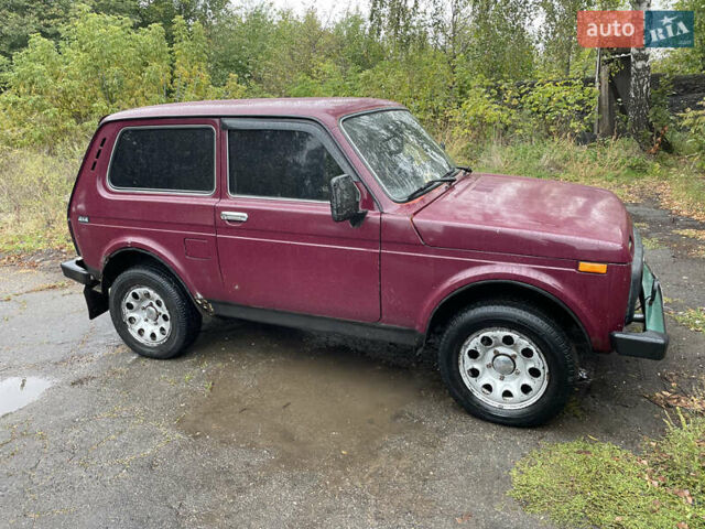 Красный ВАЗ 21213 Niva, объемом двигателя 1.57 л и пробегом 245 тыс. км за 2250 $, фото 2 на Automoto.ua