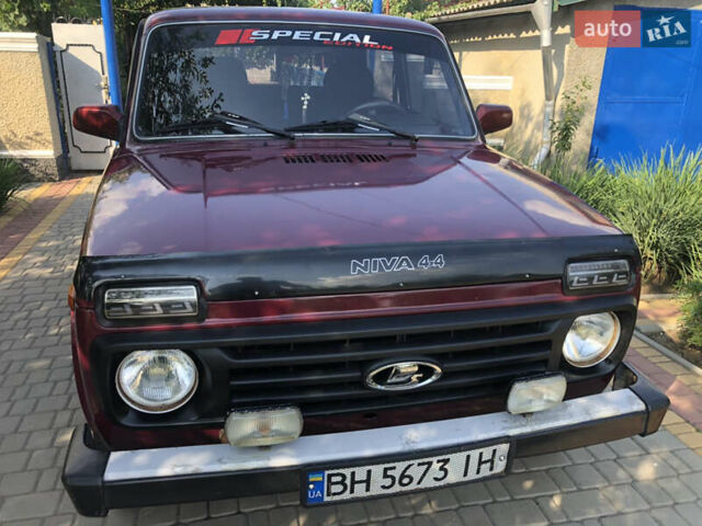 Красный ВАЗ 21213 Niva, объемом двигателя 1.7 л и пробегом 120 тыс. км за 4000 $, фото 2 на Automoto.ua