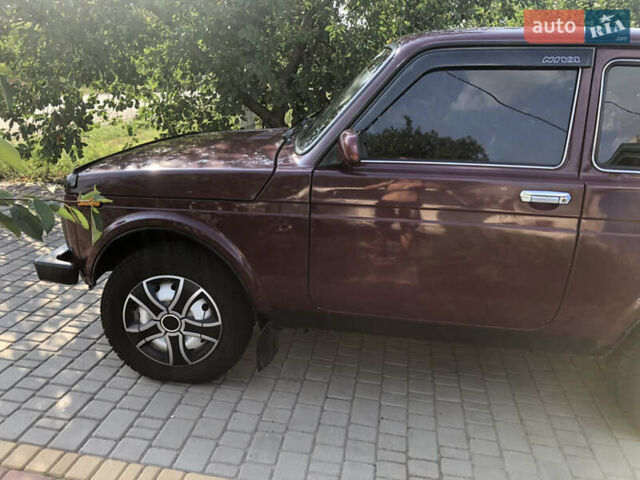 Красный ВАЗ 21213 Niva, объемом двигателя 1.7 л и пробегом 120 тыс. км за 4000 $, фото 4 на Automoto.ua