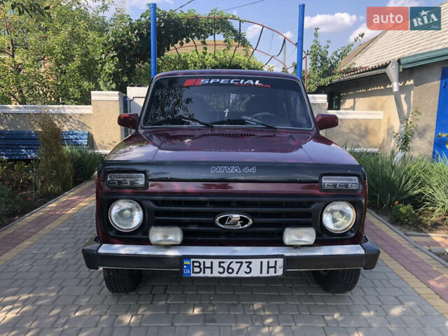 Красный ВАЗ 21213 Niva, объемом двигателя 1.7 л и пробегом 120 тыс. км за 4000 $, фото 1 на Automoto.ua