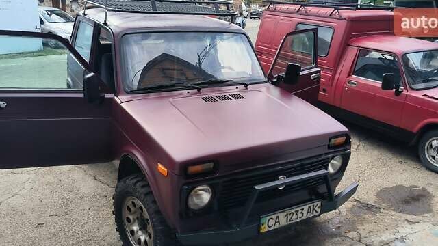 Красный ВАЗ 21213 Niva, объемом двигателя 1.69 л и пробегом 200 тыс. км за 3799 $, фото 12 на Automoto.ua