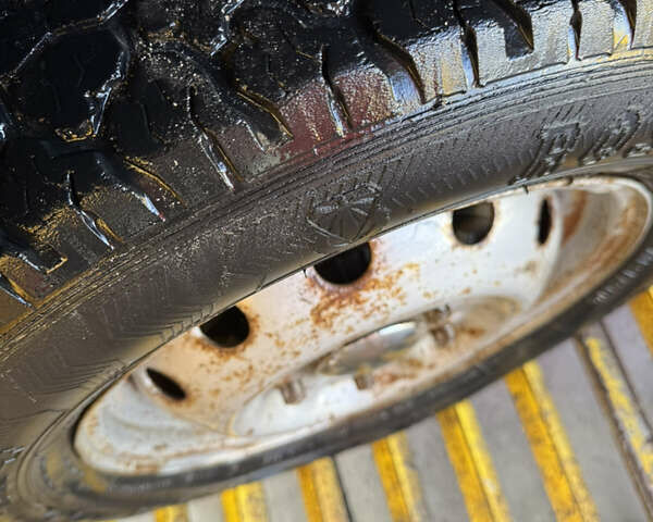 Красный ВАЗ 21213 Niva, объемом двигателя 1.69 л и пробегом 111 тыс. км за 3000 $, фото 3 на Automoto.ua