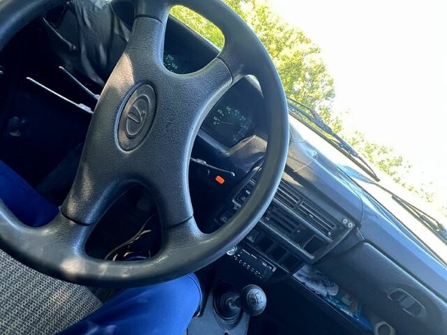 Червоний ВАЗ 21213 Niva, об'ємом двигуна 1.7 л та пробігом 150 тис. км за 1700 $, фото 10 на Automoto.ua