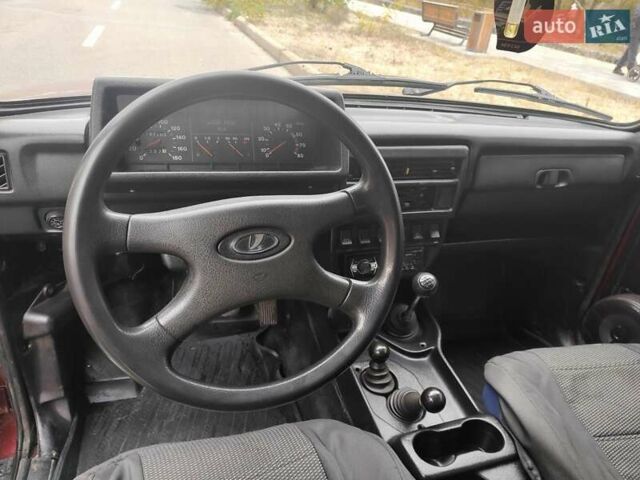 Червоний ВАЗ 21213 Niva, об'ємом двигуна 1.69 л та пробігом 197 тис. км за 3400 $, фото 12 на Automoto.ua