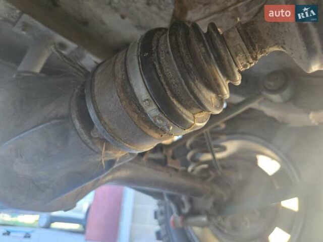 Красный ВАЗ 21213 Niva, объемом двигателя 1.69 л и пробегом 165 тыс. км за 3300 $, фото 1 на Automoto.ua