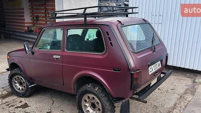 Красный ВАЗ 21213 Niva, объемом двигателя 1.69 л и пробегом 200 тыс. км за 3799 $, фото 11 на Automoto.ua