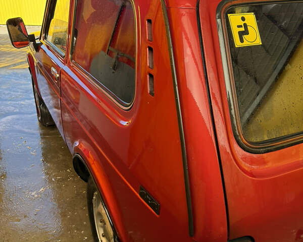Красный ВАЗ 21213 Niva, объемом двигателя 1.69 л и пробегом 111 тыс. км за 3000 $, фото 4 на Automoto.ua