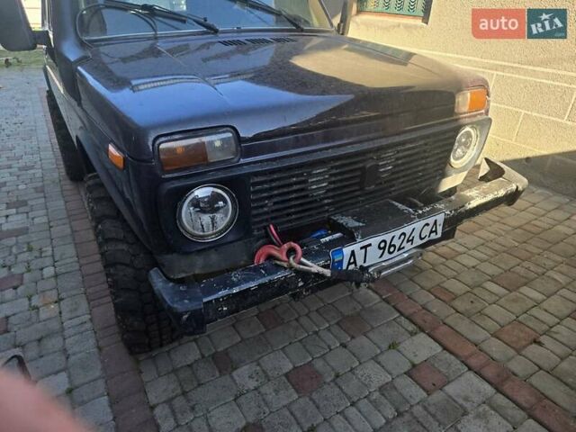 Красный ВАЗ 21213 Niva, объемом двигателя 1.69 л и пробегом 165 тыс. км за 3300 $, фото 4 на Automoto.ua
