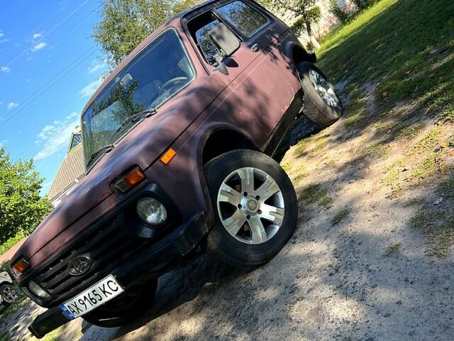 Червоний ВАЗ 21213 Niva, об'ємом двигуна 1.7 л та пробігом 150 тис. км за 1700 $, фото 1 на Automoto.ua