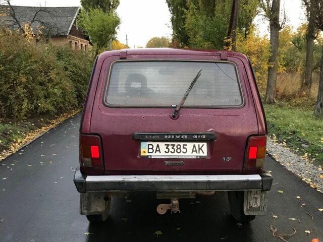 Червоний ВАЗ 21213 Niva, об'ємом двигуна 1.7 л та пробігом 130 тис. км за 1300 $, фото 3 на Automoto.ua