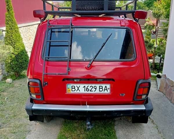 Червоний ВАЗ 21213 Niva, об'ємом двигуна 1.7 л та пробігом 200 тис. км за 2851 $, фото 4 на Automoto.ua