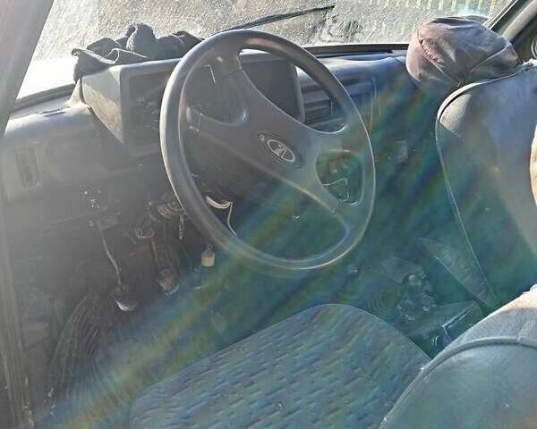 Красный ВАЗ 21213 Niva, объемом двигателя 1.69 л и пробегом 100 тыс. км за 1700 $, фото 1 на Automoto.ua