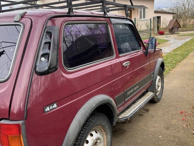 Червоний ВАЗ 21213 Niva, об'ємом двигуна 1.7 л та пробігом 300 тис. км за 3000 $, фото 1 на Automoto.ua
