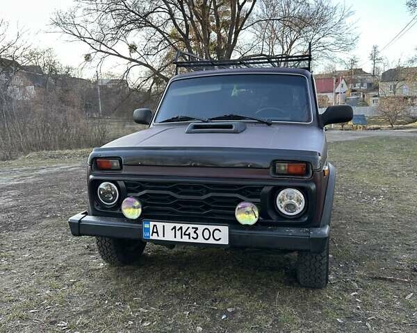 Красный ВАЗ 21213 Niva, объемом двигателя 1.69 л и пробегом 150 тыс. км за 2500 $, фото 6 на Automoto.ua