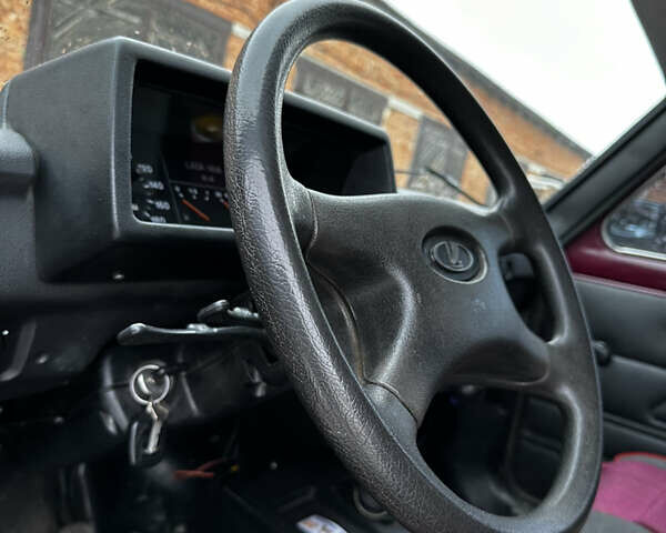 Червоний ВАЗ 21213 Niva, об'ємом двигуна 1.7 л та пробігом 56 тис. км за 4400 $, фото 10 на Automoto.ua