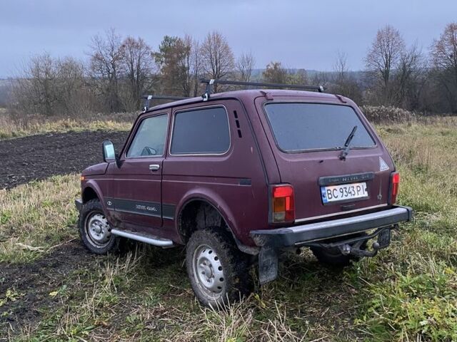 Красный ВАЗ 21213 Niva, объемом двигателя 1.7 л и пробегом 99 тыс. км за 2750 $, фото 2 на Automoto.ua