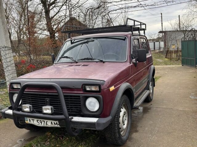 Червоний ВАЗ 21213 Niva, об'ємом двигуна 1.7 л та пробігом 300 тис. км за 3000 $, фото 3 на Automoto.ua