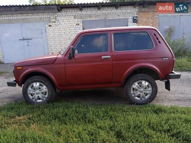 Красный ВАЗ 21213 Niva, объемом двигателя 1.7 л и пробегом 250 тыс. км за 2700 $, фото 2 на Automoto.ua