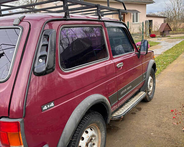 Червоний ВАЗ 21213 Niva, об'ємом двигуна 1.7 л та пробігом 300 тис. км за 3000 $, фото 3 на Automoto.ua