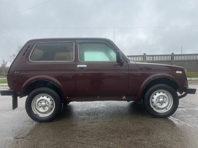 Красный ВАЗ 21213 Niva, объемом двигателя 1.7 л и пробегом 35 тыс. км за 1800 $, фото 1 на Automoto.ua