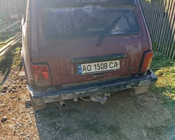 Красный ВАЗ 21213 Niva, объемом двигателя 1.69 л и пробегом 100 тыс. км за 1700 $, фото 3 на Automoto.ua